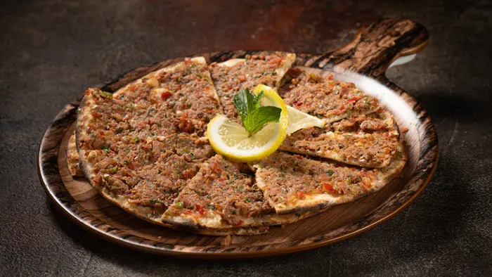 لحم بعجين