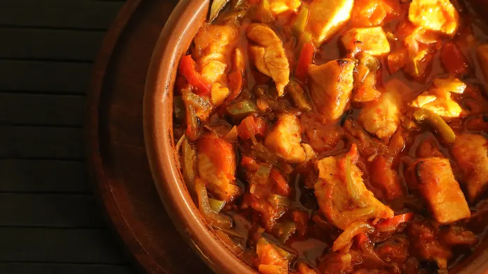 فخار دجاج مع الخضار