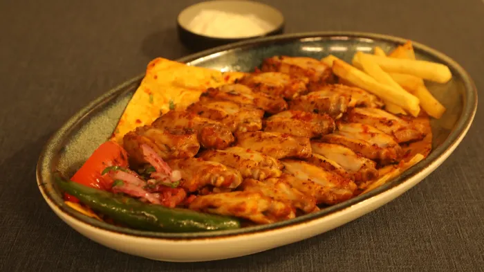 أجنحة دجاج مشوية